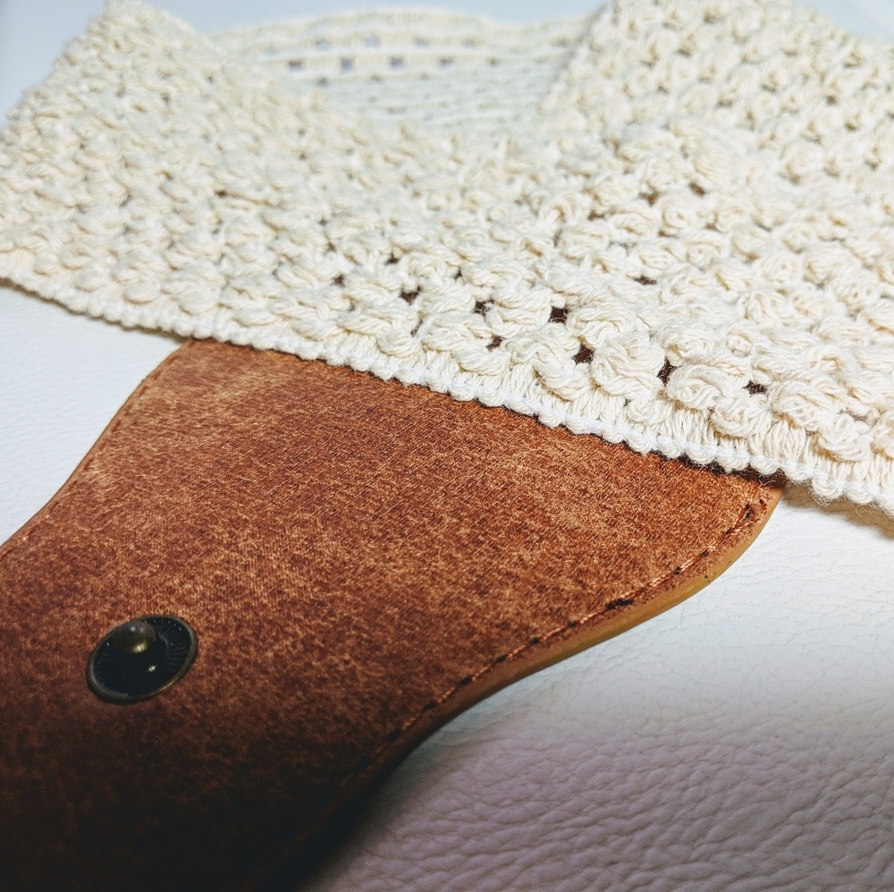 Knit and faux leather waist belt